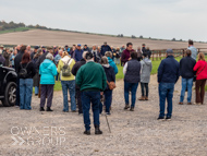AK021025-6 - Alan King Stable Visit